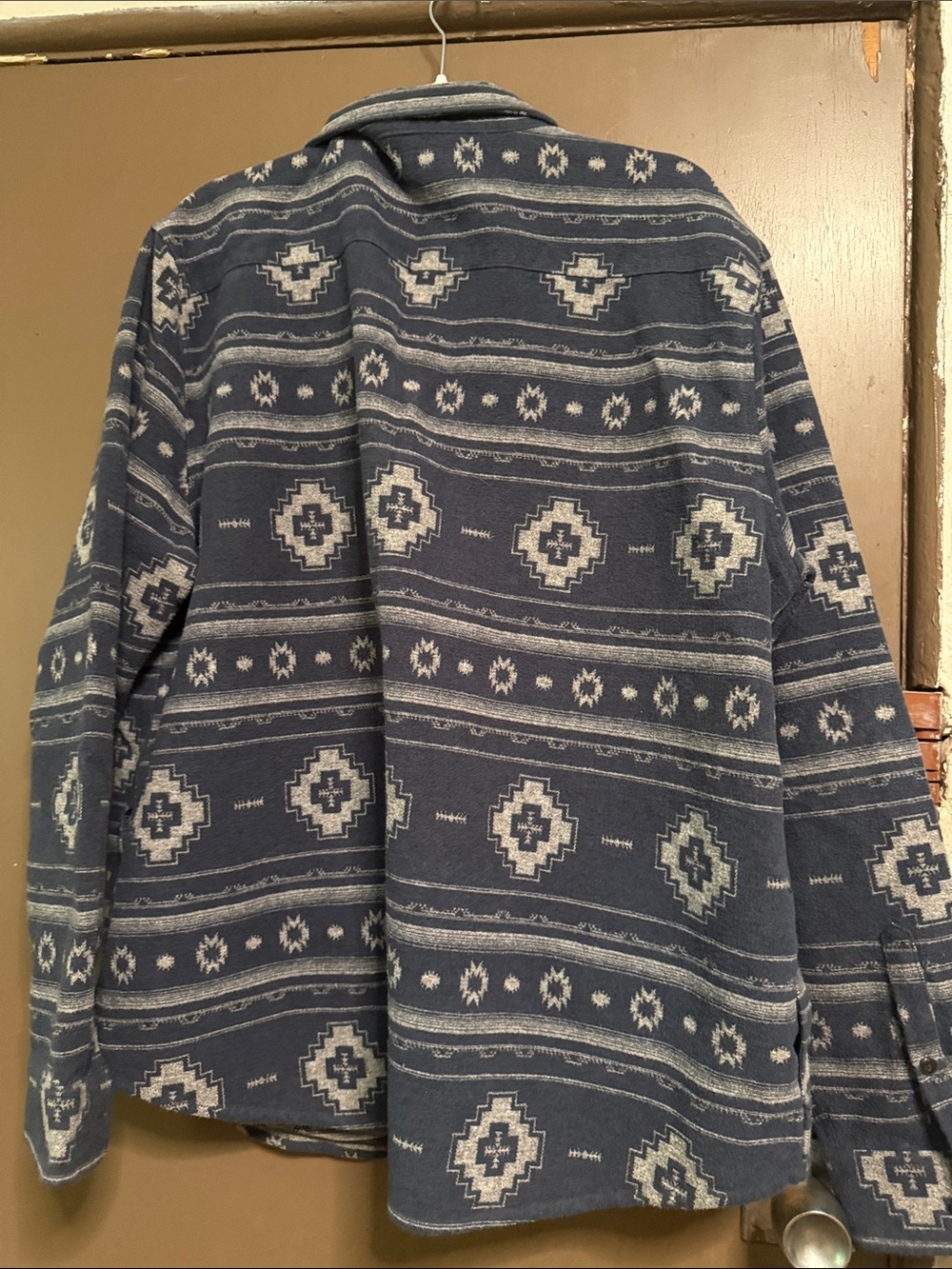 Lucky Brand Men’s Jaquard Utility Long Sleeve Blue Aztec Print Button-Up Shirt - Picture 7 of 8